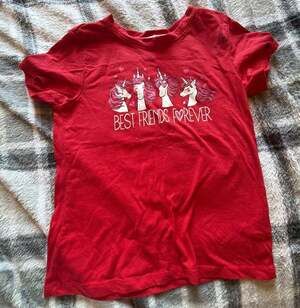 Way to Celebrate! Valentine's Day Best Friends Forever Unicorn Graphic Red T-Shi